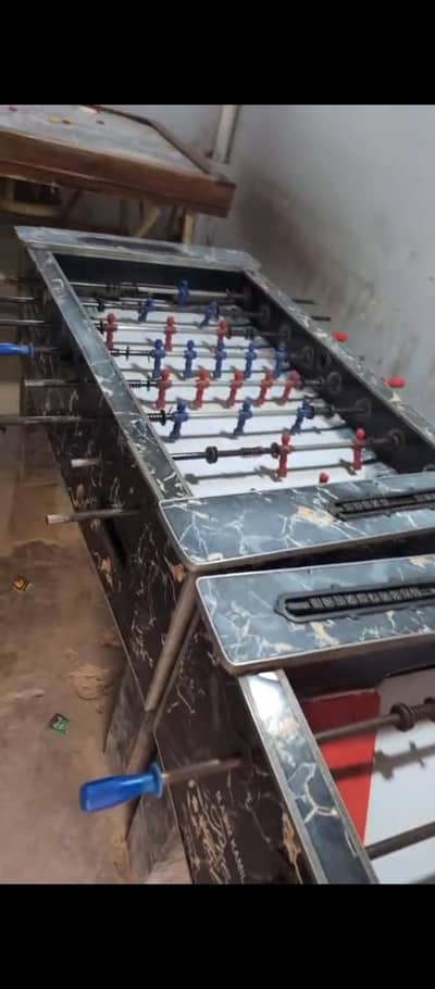 urgent sale carrom marbal and 2 football game
