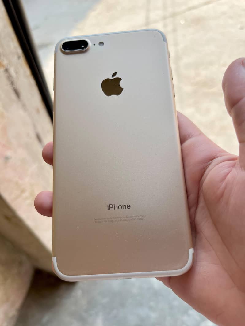 Apple iPhone 7 Plus 0