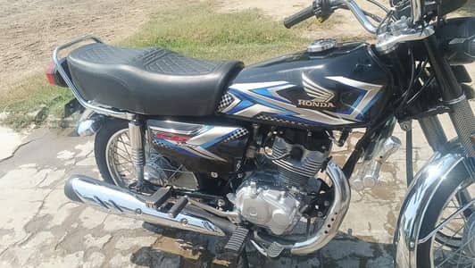 Honda 125 black colour 10/10 condition 2025 model