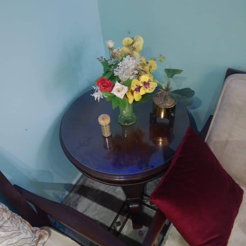 5 seetr corner table with siad table back set table 4