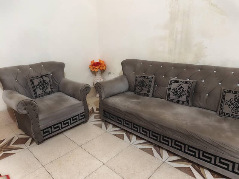 Sofa Set with 3 tables 0