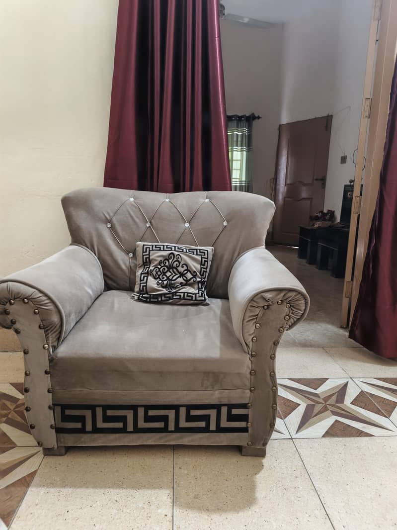 Sofa Set with 3 tables 4
