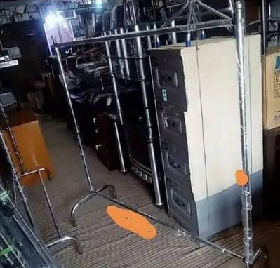 boutique hanging stand clothes hanger 03.1. 3.5. 7.4. 9.6. 33 brand new