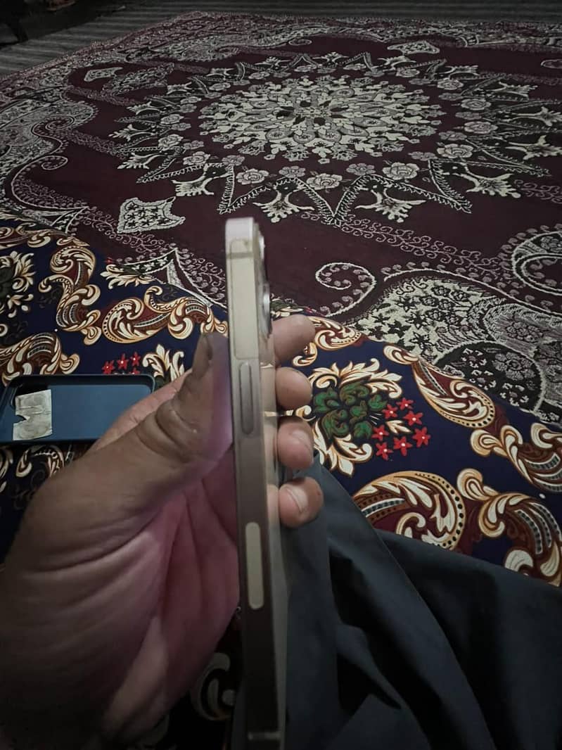 Apple iPhone 13 3