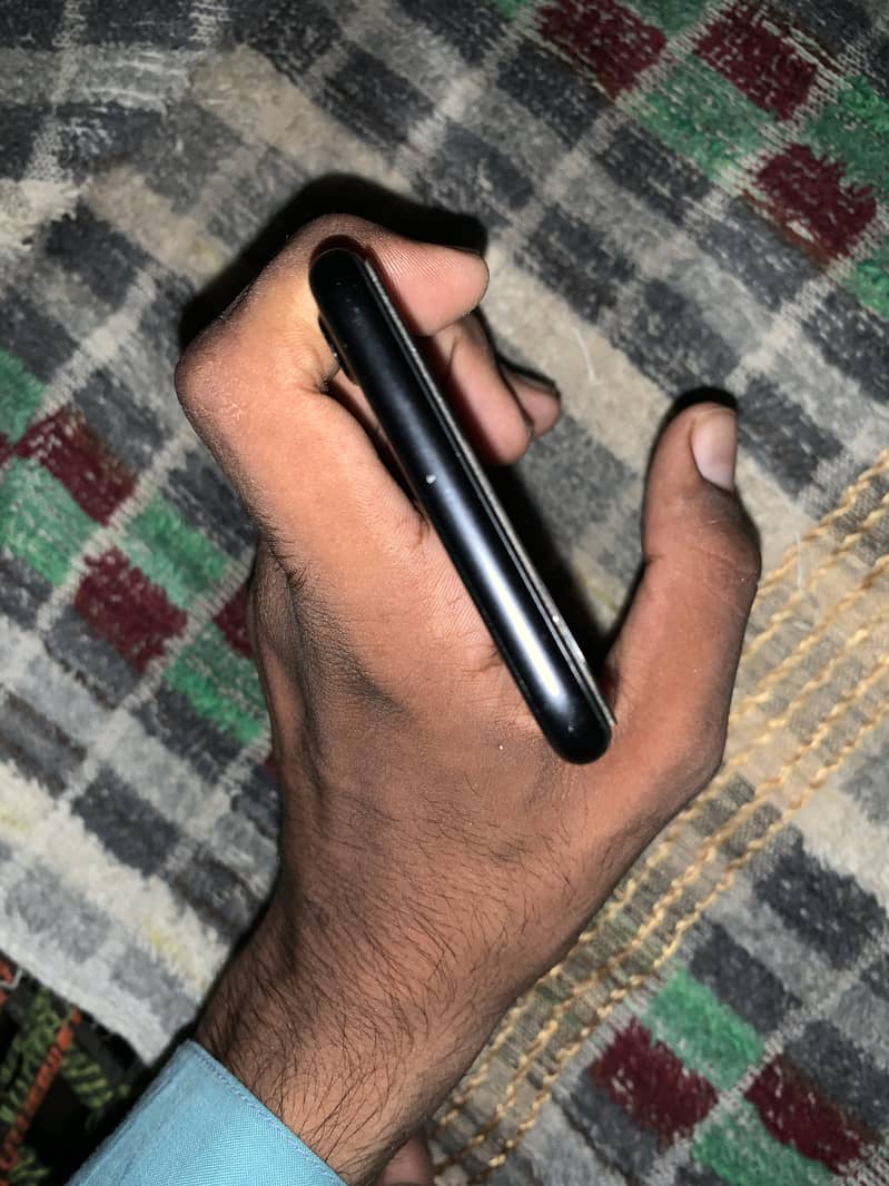 Apple iPhone 7 3