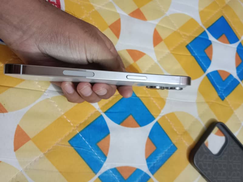 Apple iPhone 14 Pro Max 2