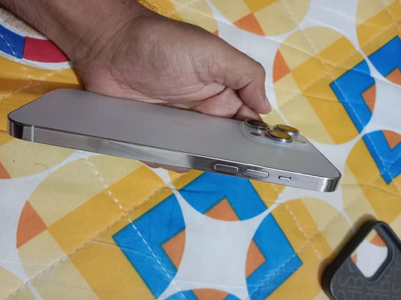 Apple iPhone 14 Pro Max 5