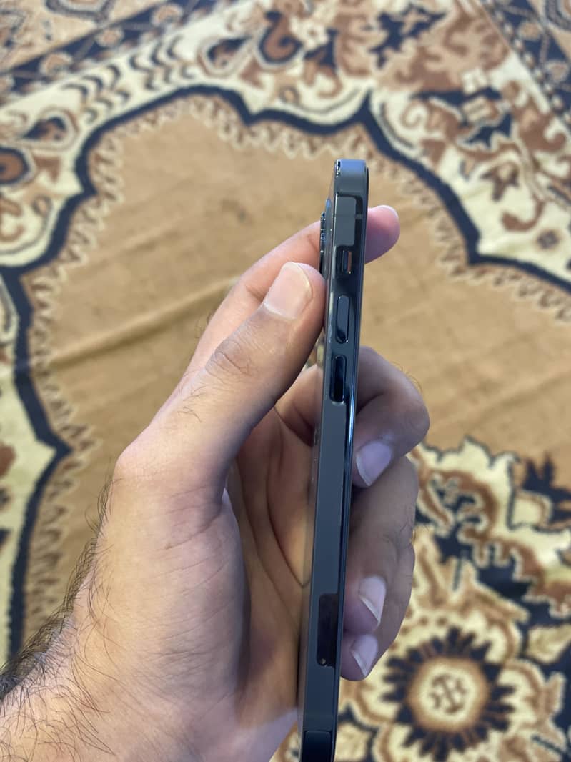 Apple iPhone 12 Pro 3