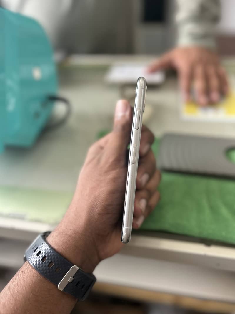 Apple iPhone X 2