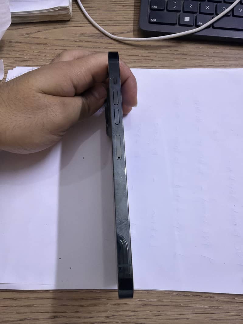 Apple iPhone 13 Pro Max 2