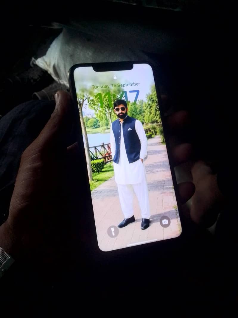 Apple iPhone XS Max 0