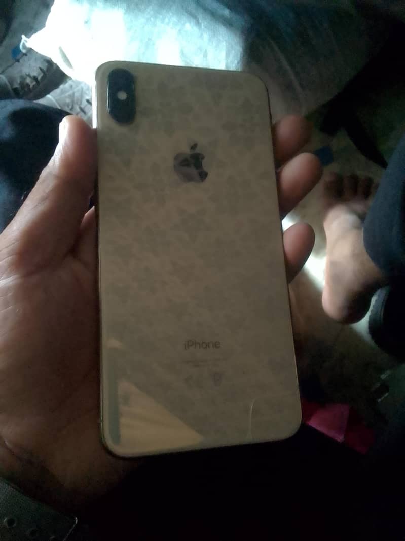Apple iPhone XS Max 4