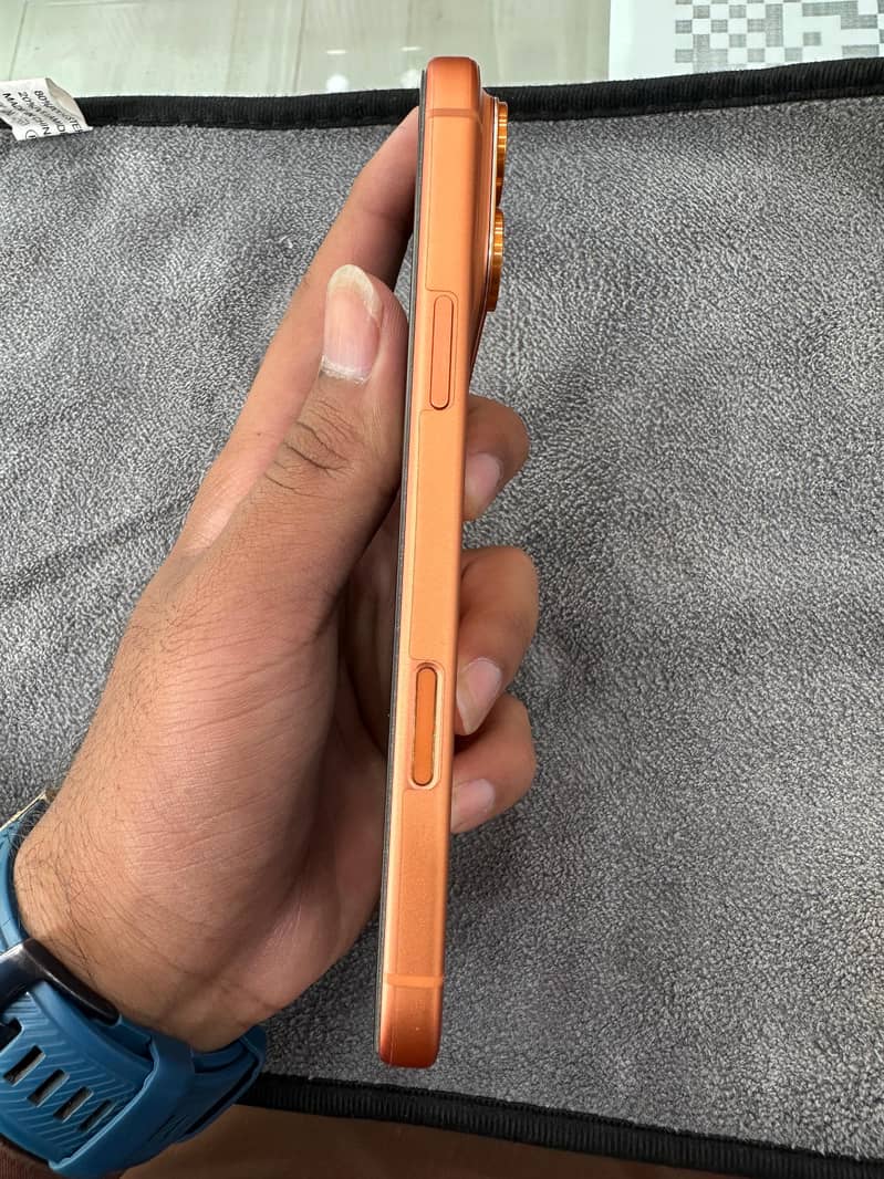 Apple iPhone 17 Pro Max 3