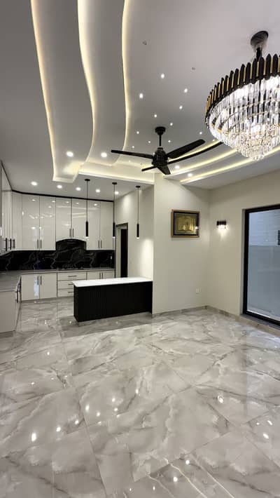 10 Marla House Is Available for sale in Central Park A-Block
