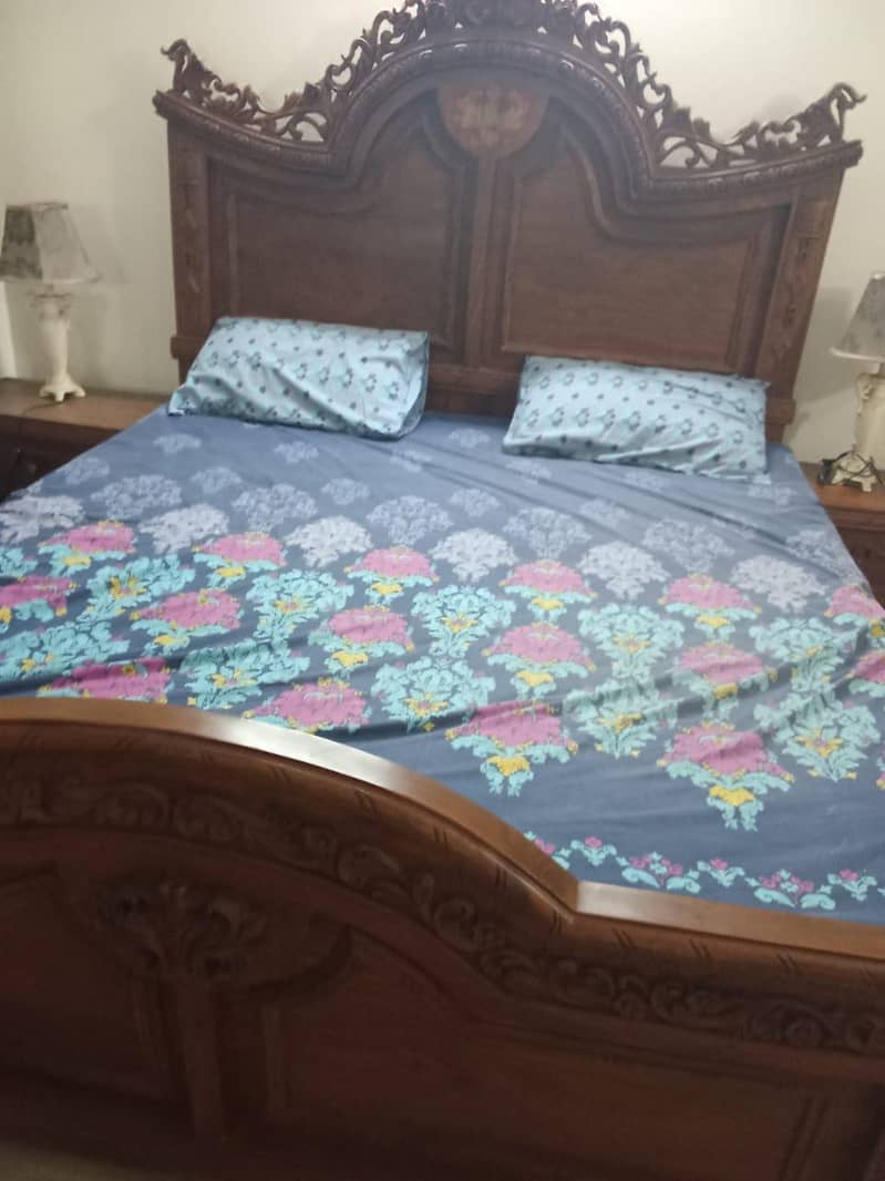3 Double bed 6 side table with dressing table 3