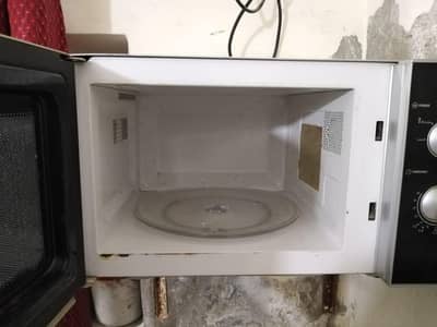 microwave oven