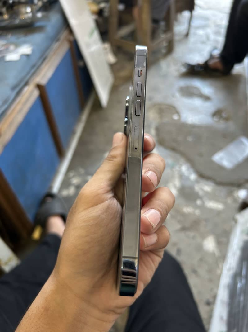 Apple iPhone 13 Pro Max 7