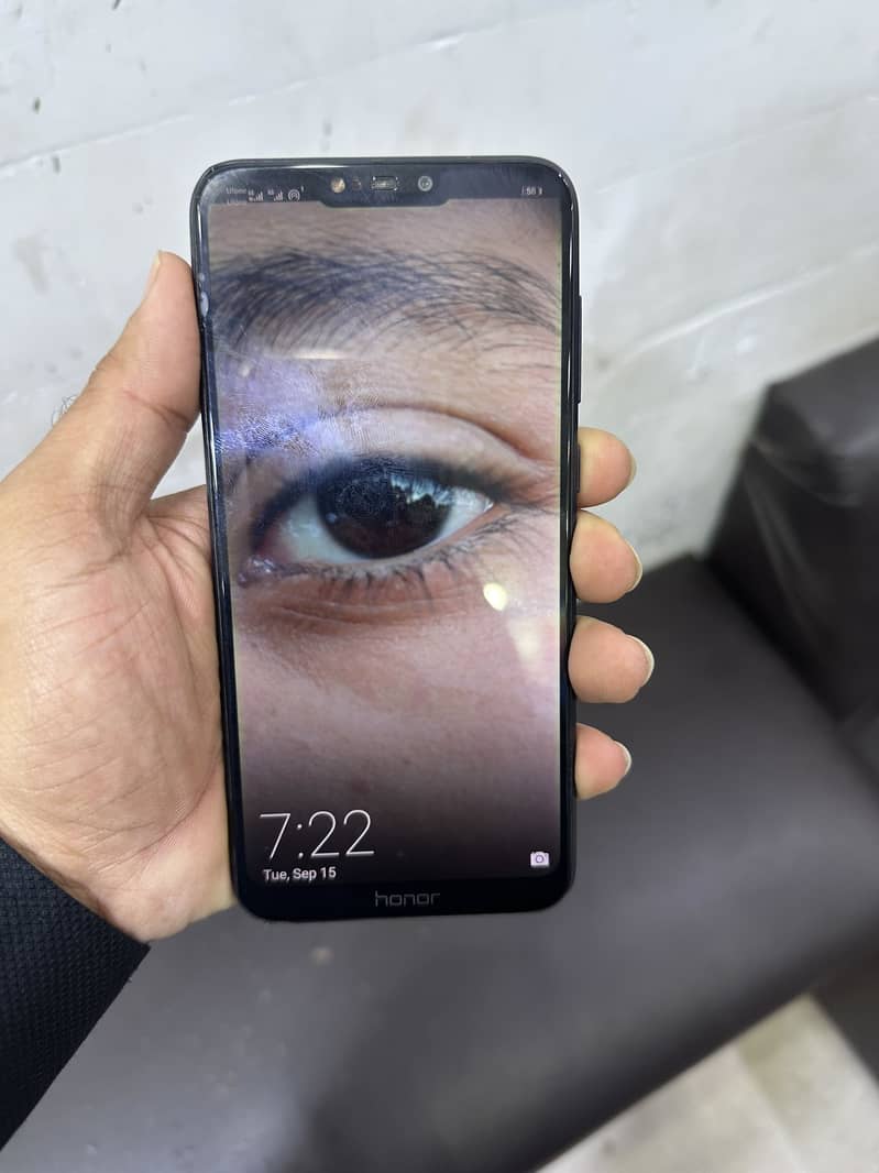 Honor 8C 2