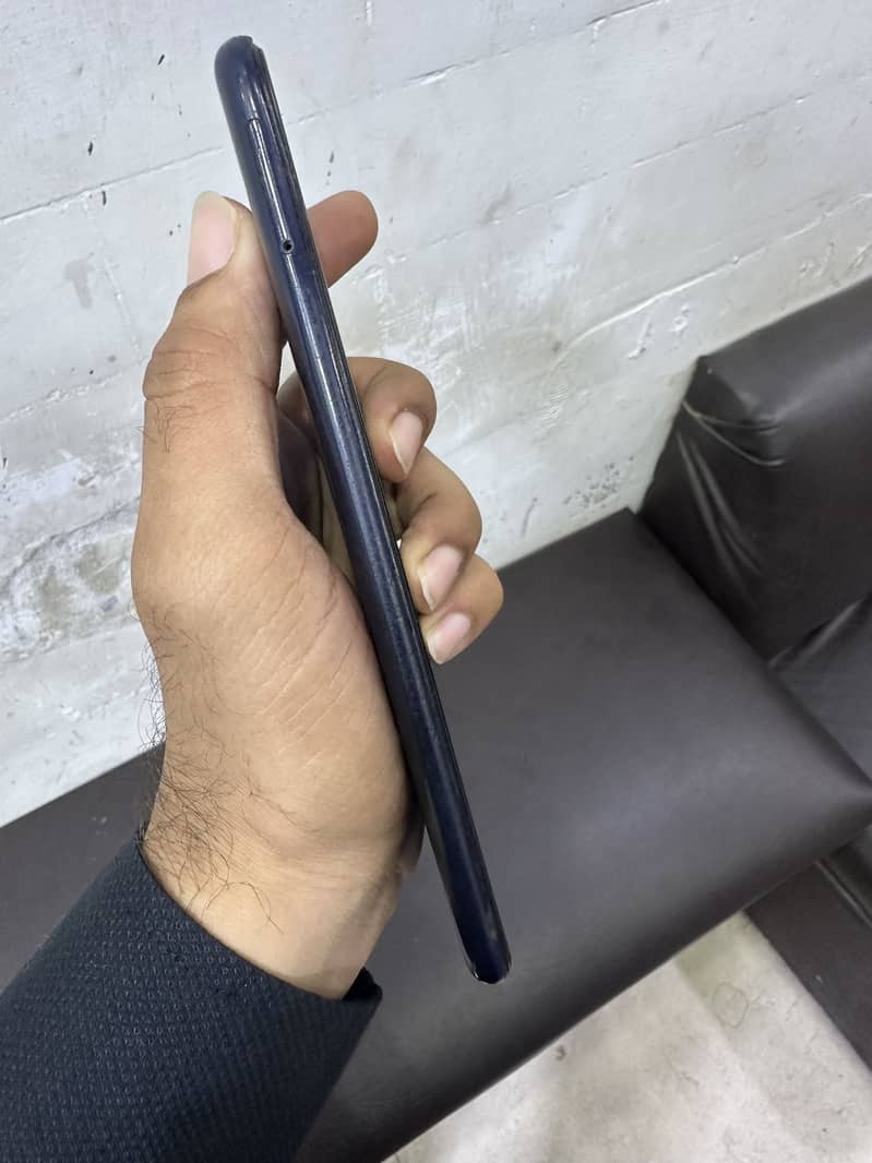 Honor 8C 4