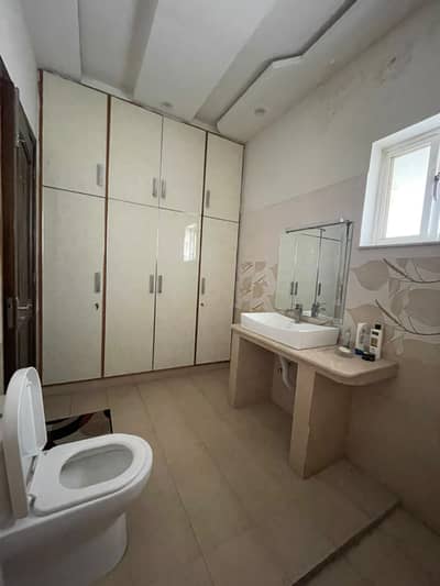 1 Kanal Upper Portion For Rent in DHA Phase 6 Lahore