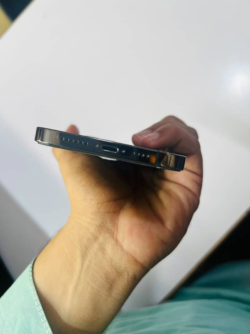Apple iPhone 12 Pro Max 3