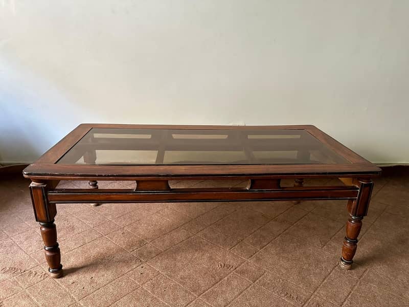 Table in mint condition 0