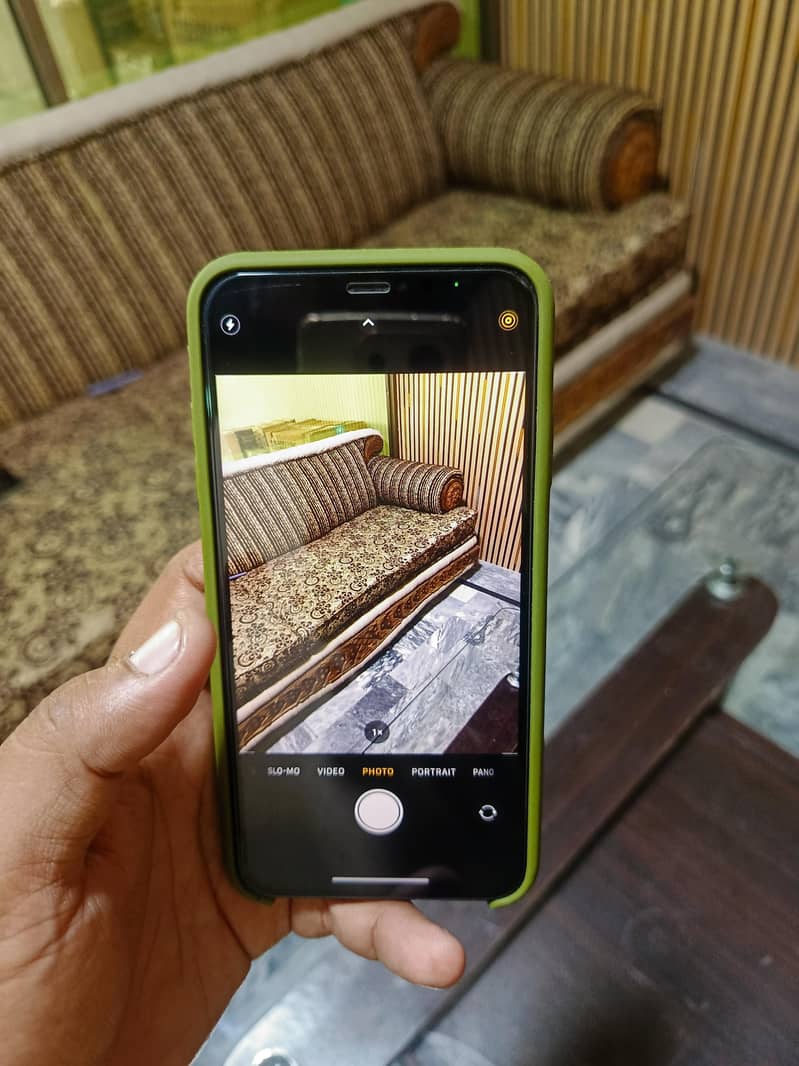 Apple iPhone XS Max 3