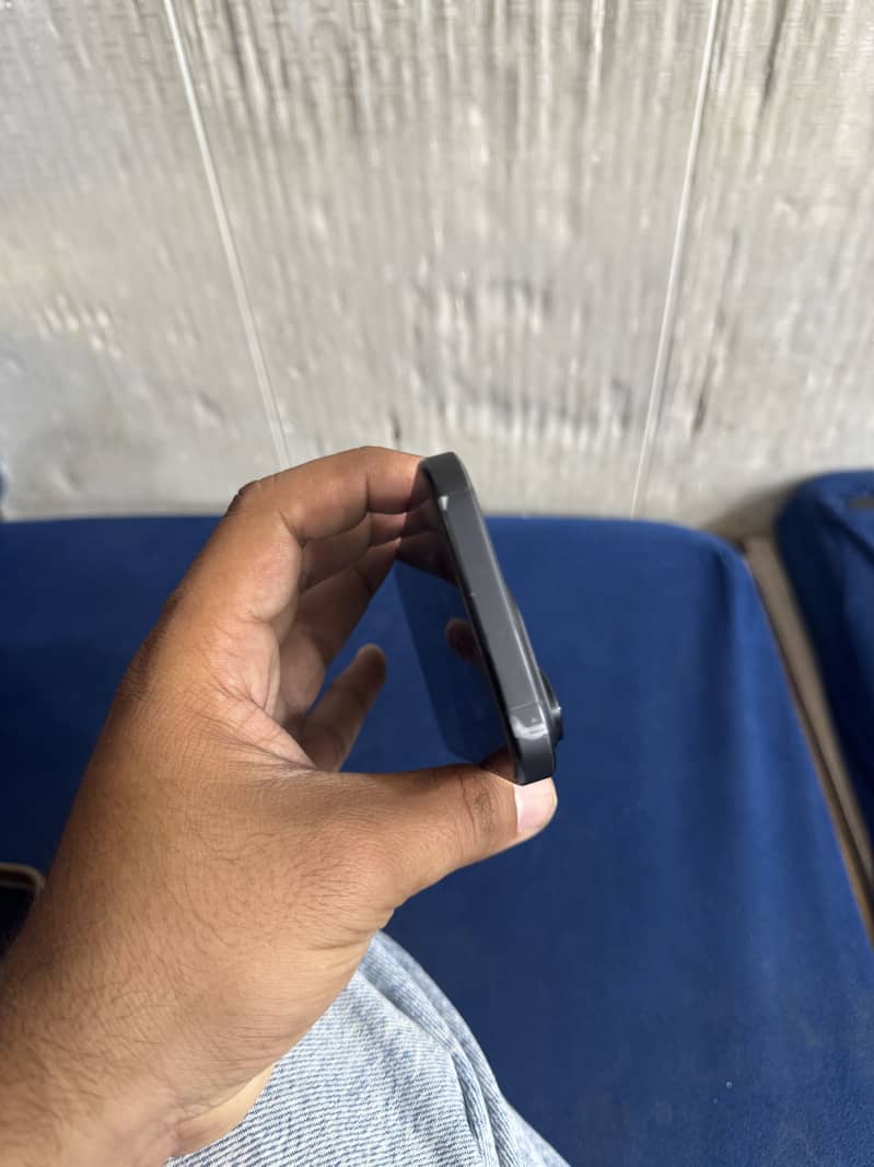 Iphone 16 pro 3