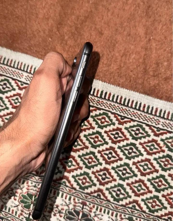 Apple iPhone 8 Plus 1
