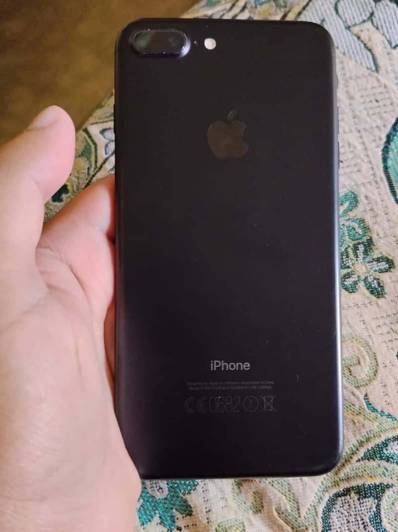 Apple iPhone 7 Plus 1