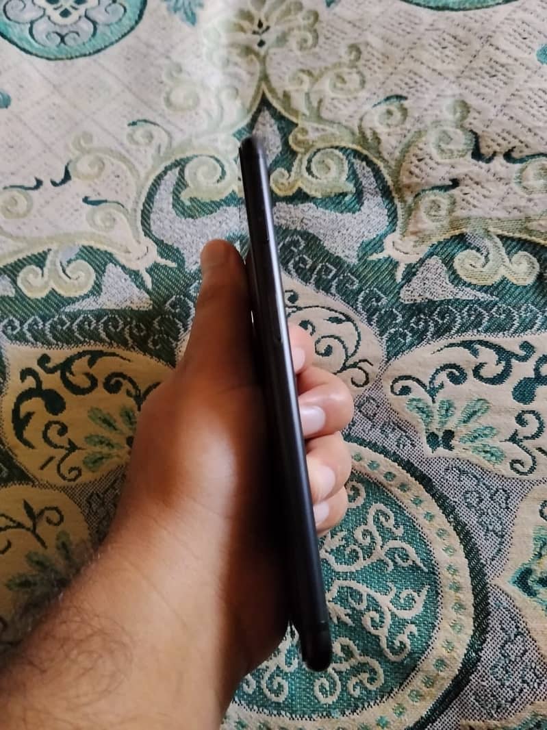 Apple iPhone 7 Plus 3