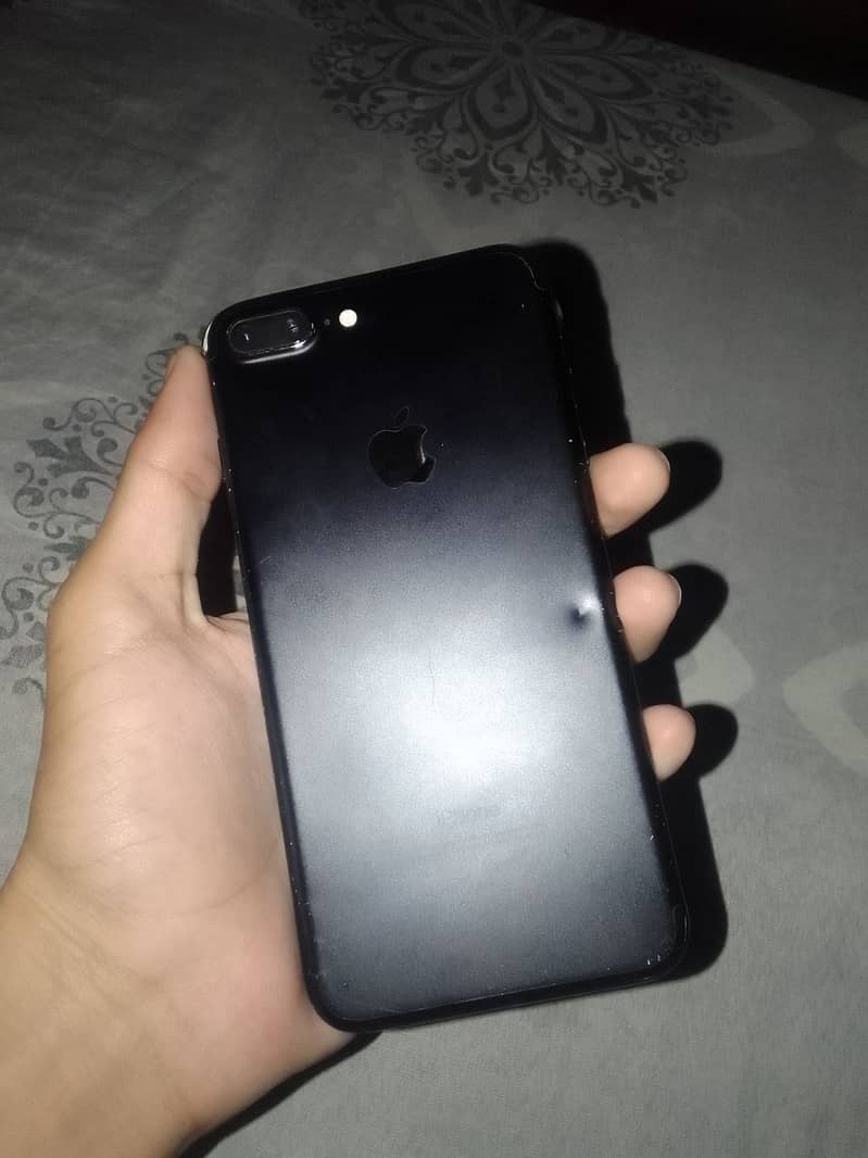 Apple iPhone 7 Plus 2