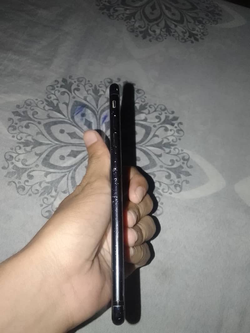 Apple iPhone 7 Plus 5