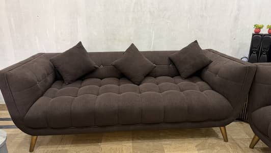 6 seter sofa chocolate bown color just 3 months used
