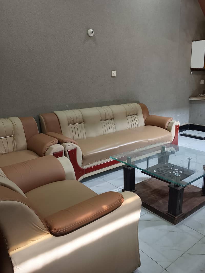5 seater sofa with Table 1