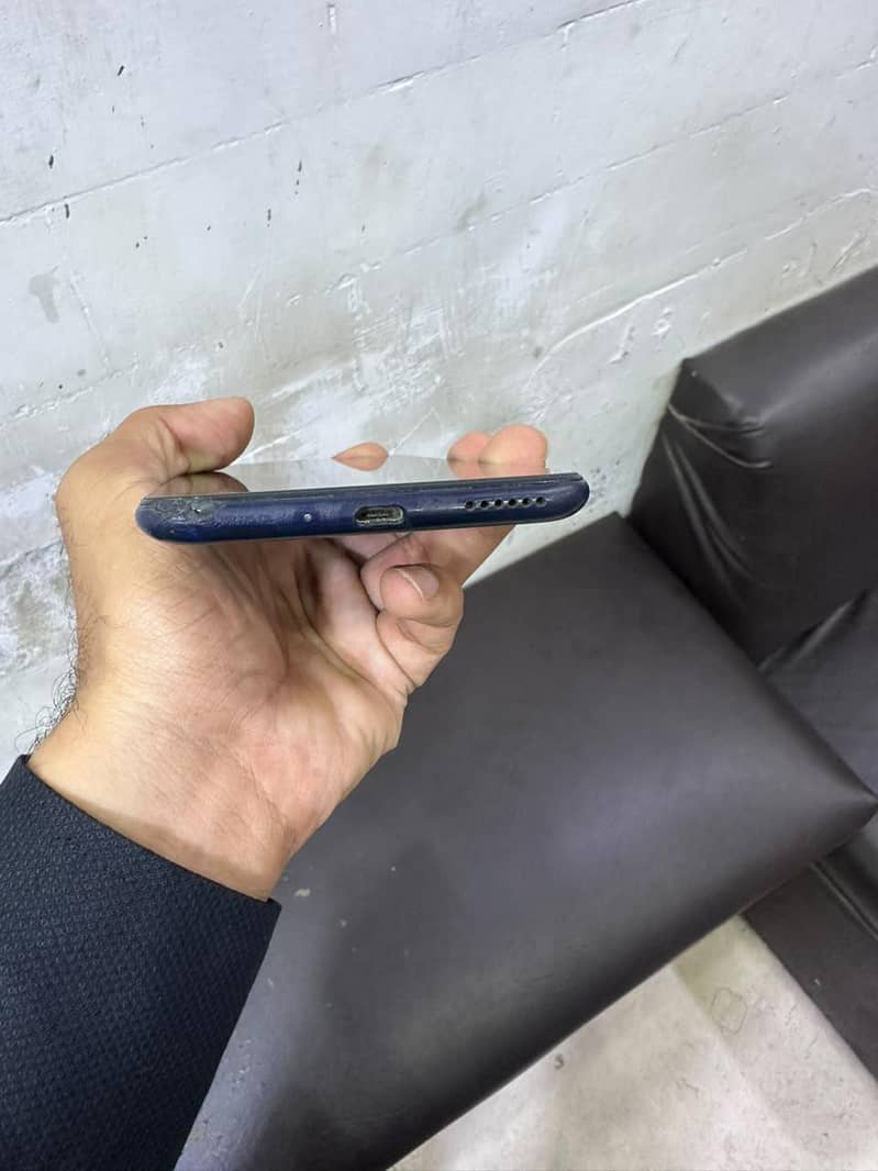 Honor 8C 1