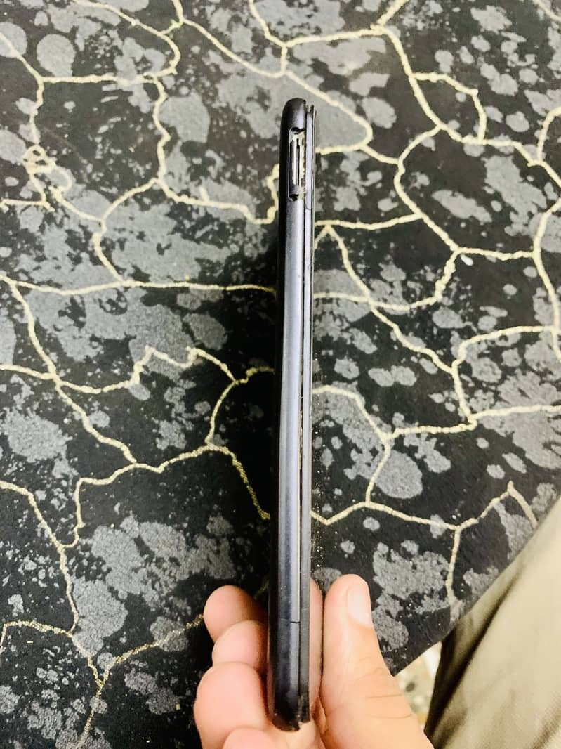 Honor 8S 4