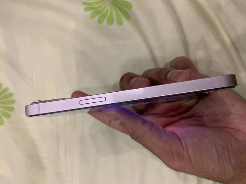 Apple iPhone 13 2