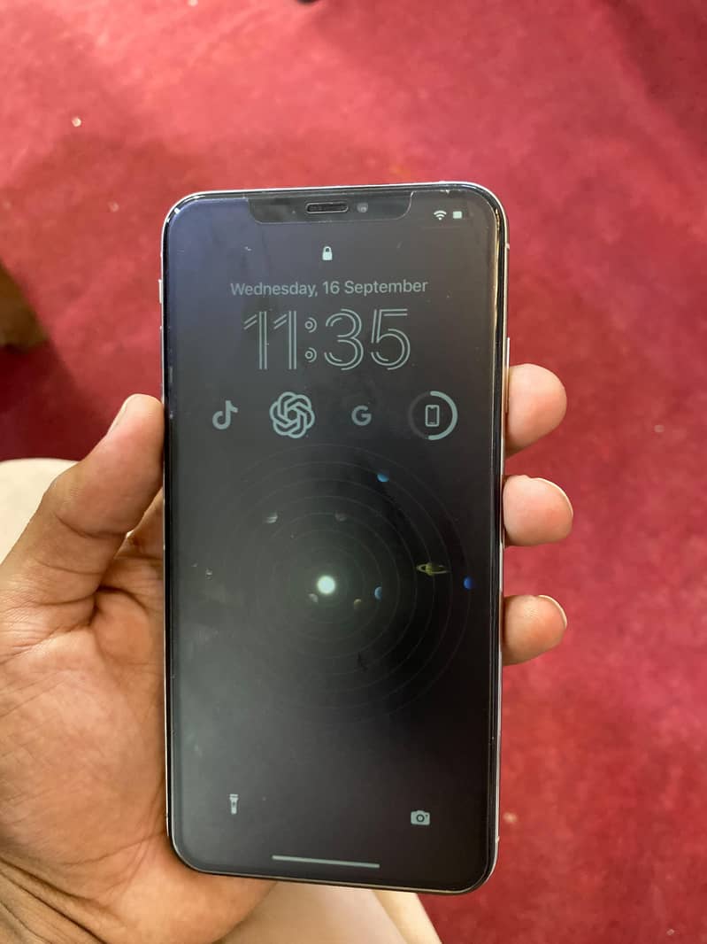Apple iPhone XS Max 1