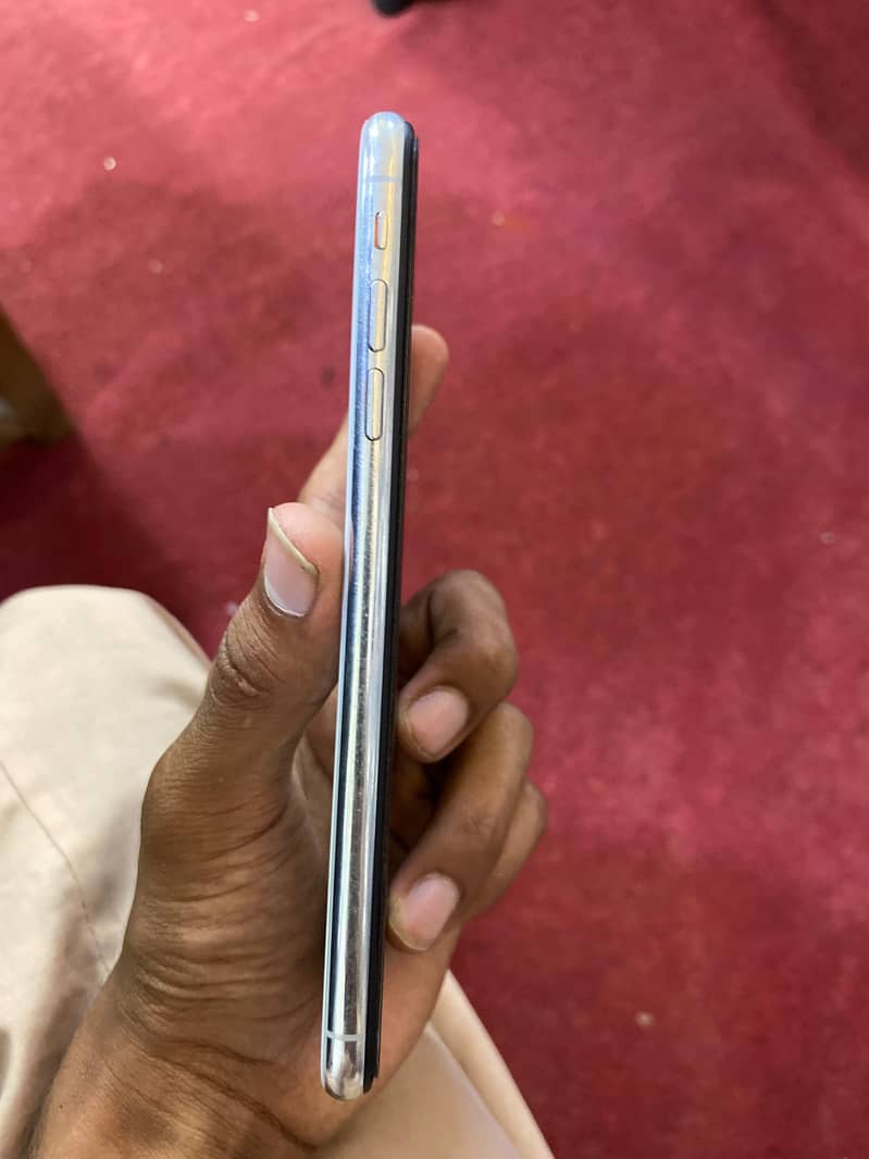 Apple iPhone XS Max 2