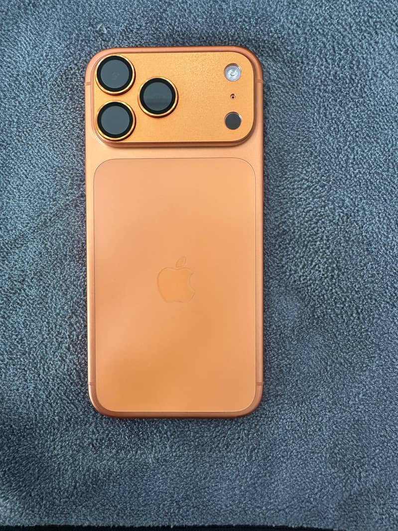 Apple iPhone 17 Pro Max 4