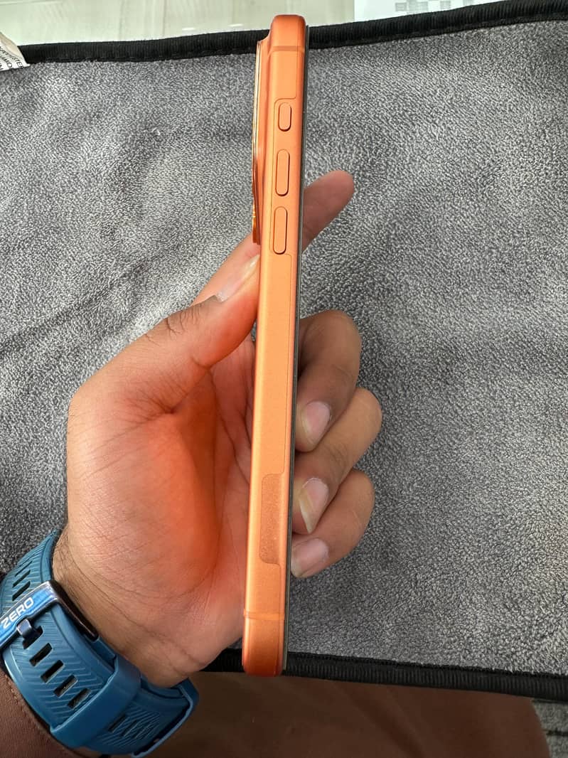 Apple iPhone 17 Pro Max 6
