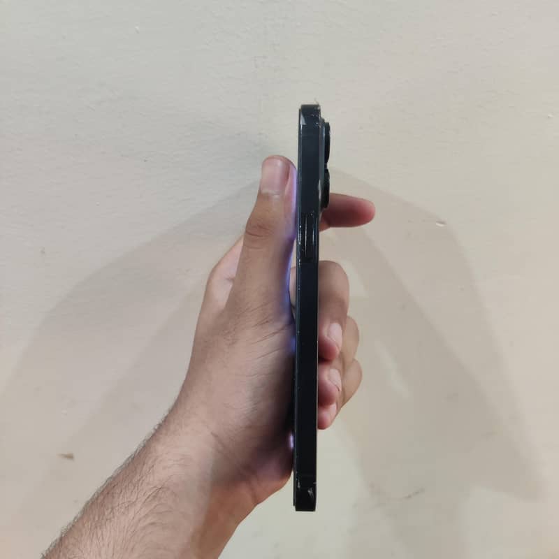 Apple iPhone 14 Pro Max 4