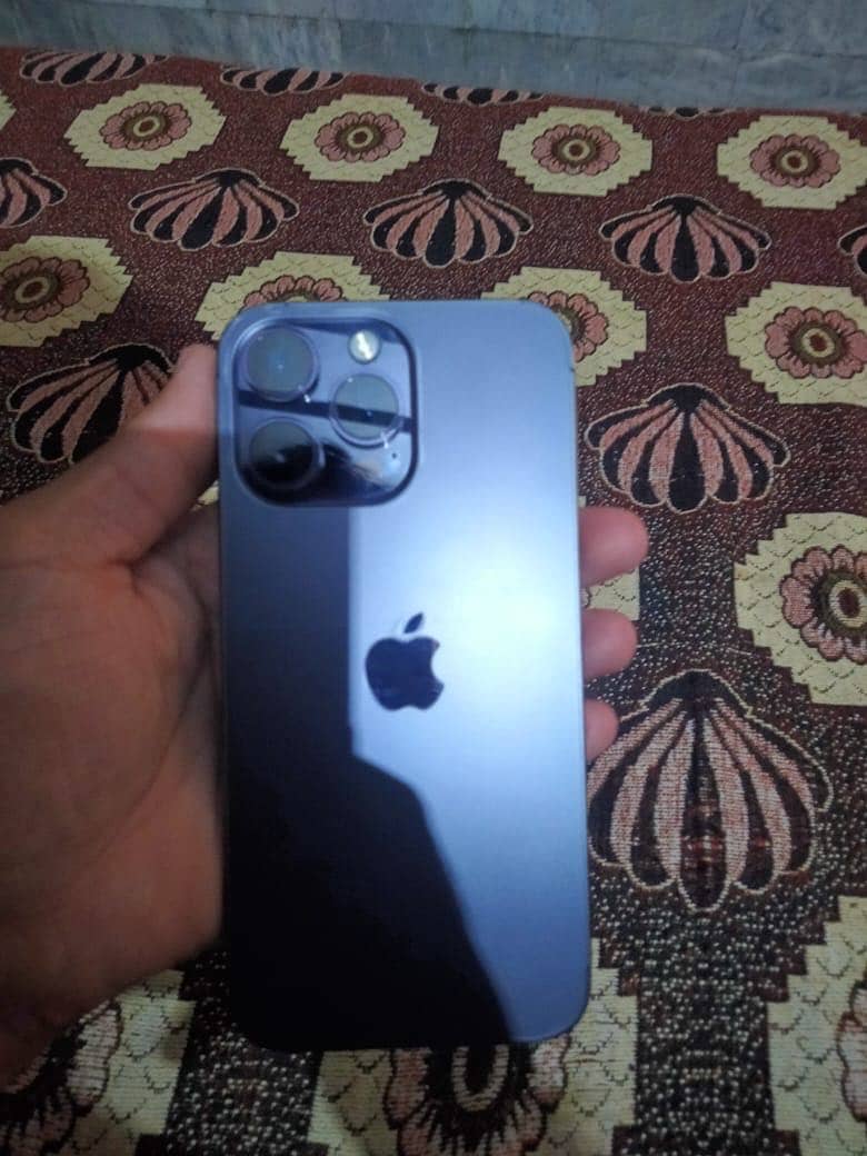 Apple iPhone 14 Pro Max 1