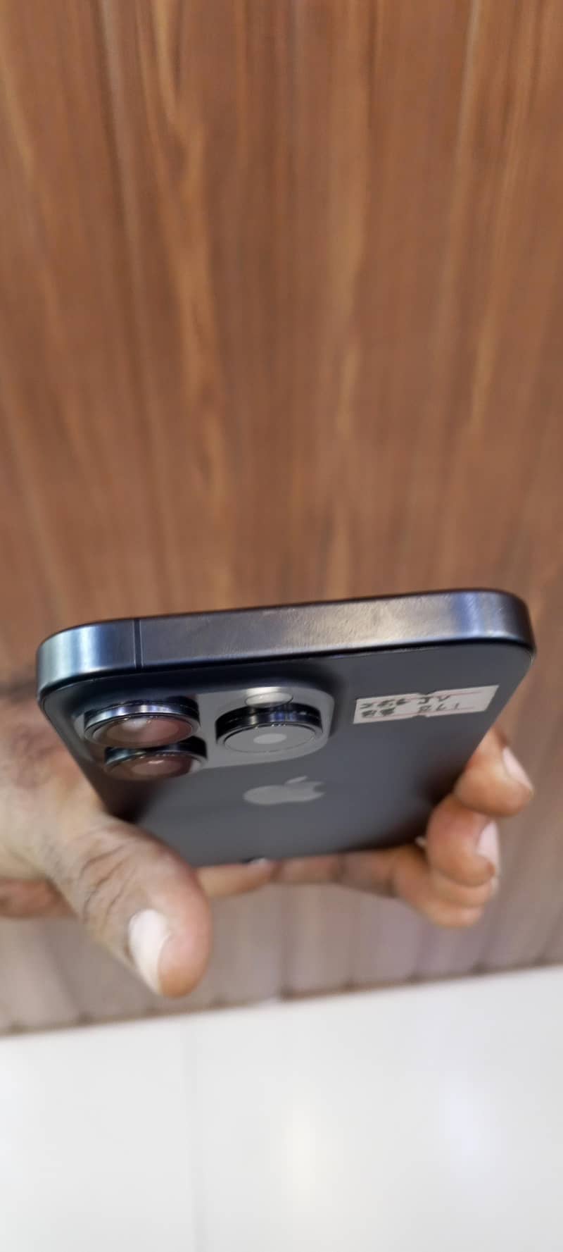 Apple iPhone 15 Pro 1