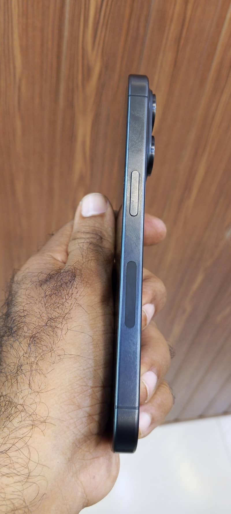 Apple iPhone 15 Pro 2