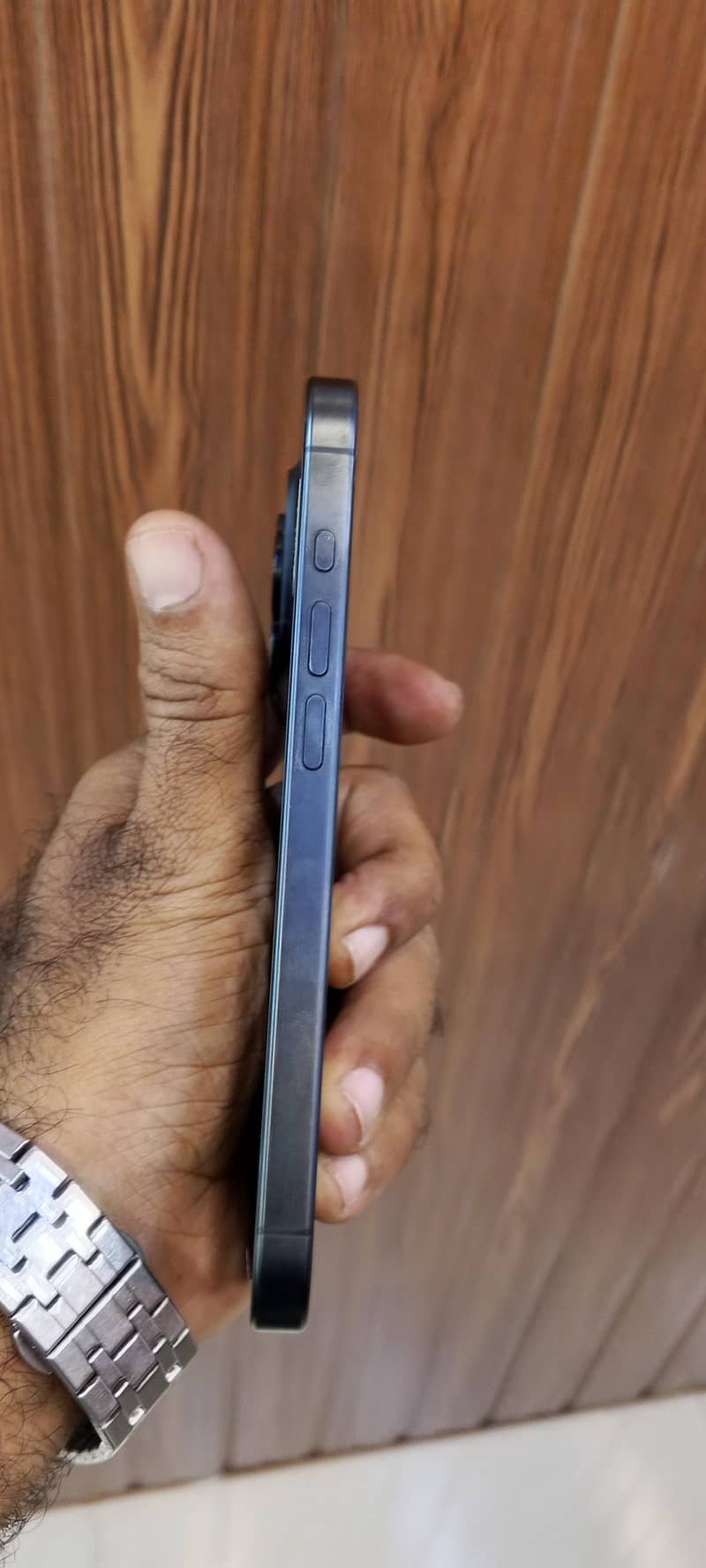 Apple iPhone 15 Pro 3