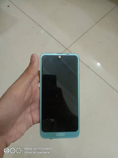 Sharp Aquos R2