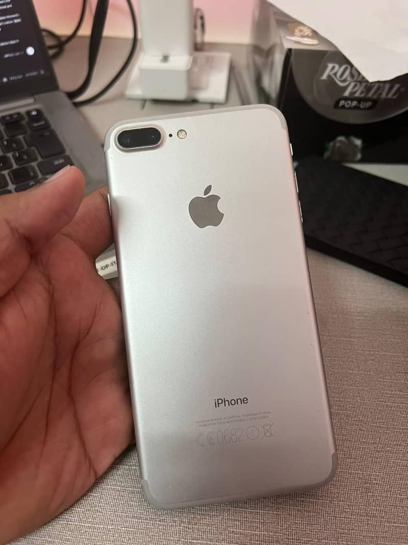 Apple iPhone 7 Plus 3