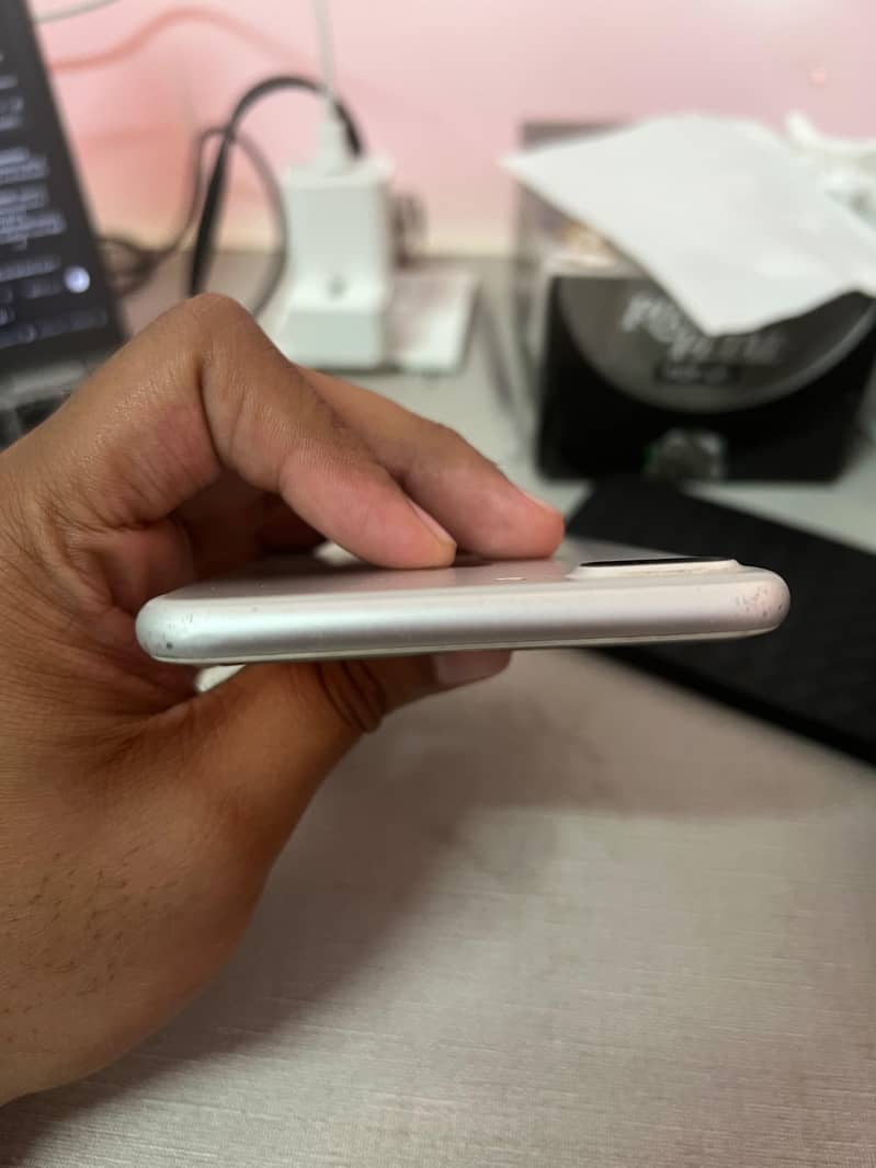 Apple iPhone 7 Plus 6